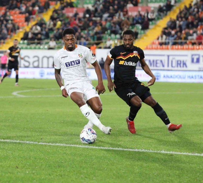 Spor Toto Süper Lig: Alanyaspor: 3 - Kayserispor: 1 (Maç Sonucu)