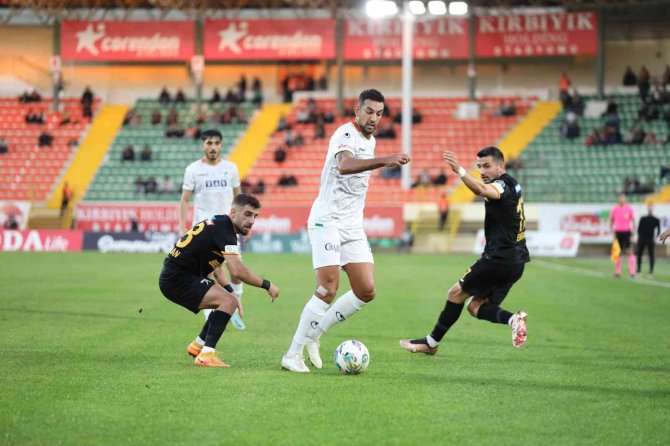 Spor Toto Süper Lig: Alanyaspor: 2 - Kayserispor: 0 (İ̇lk Yarı)