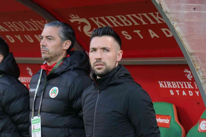 Spor Toto Süper Lig: Alanyaspor: 2 - Kayserispor: 0 (İ̇lk Yarı)