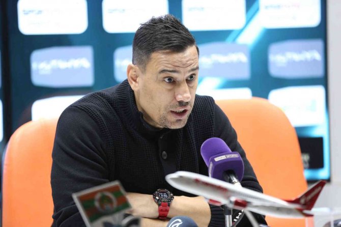 Çağdaş Atan: “Sahanın Dışında Kaybettiğimiz 3 Puanlar Bizi Çok Üzüyor”
