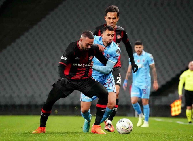 Spor Toto Süper Lig: Fatih Karagümrük: 2 - Trabzonspor: 1 (İ̇lk Yarı)