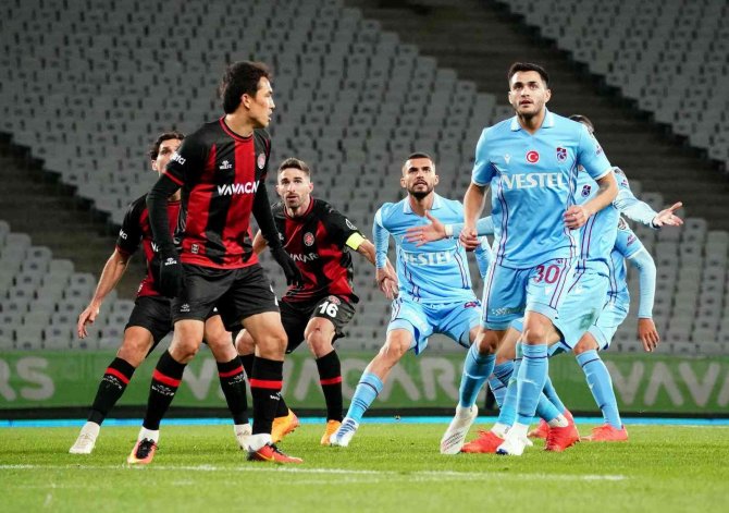 Spor Toto Süper Lig: Fatih Karagümrük: 2 - Trabzonspor: 1 (İ̇lk Yarı)