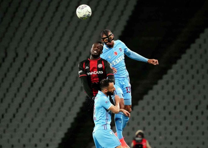 Spor Toto Süper Lig: Fatih Karagümrük: 2 - Trabzonspor: 1 (İ̇lk Yarı)