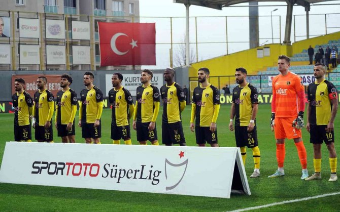 Spor Toto Süper Lig: İ̇stanbulspor: 1 - Kasımpaşa: 1 (İ̇lk Yarı)