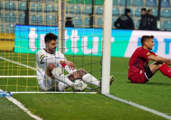 Spor Toto Süper Lig: İ̇stanbulspor: 2 - Kasımpaşa: 1 (Maç Sonucu)