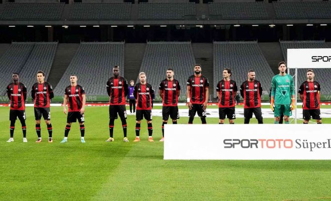 Spor Toto Süper Lig: Karagümrük: 1 - Trabzonspor: 1 (Maç Devam Ediyor)