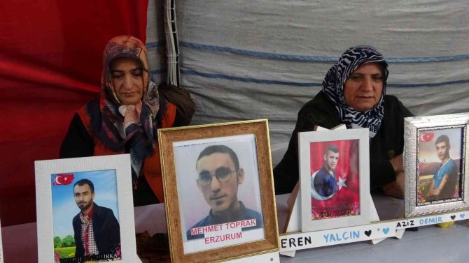 Diyarbakır Anneleri Bin 213 Gündür Evlatlarını Hdp’den İstiyor