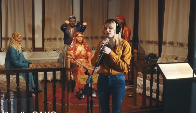 Uluslararası Öğrenciler, Çanakkale Ve Vardar Ovası Türkülerini Seslendirdi