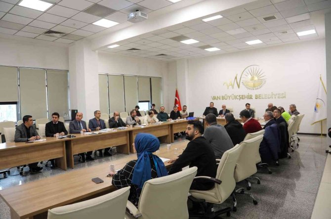 Ukome Toplantısında Ücret Artışı, Yeni Otobüs Ve Park Yasağı Görüşüldü