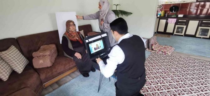 Muradiye’de "Evlerde Kimlik Hizmeti" Devam Ediyor