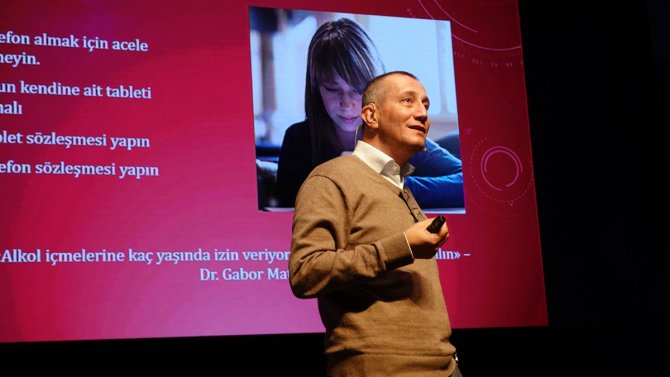 Çağımızın En Büyük Sorunlarından Bir Tanesi: "Dijital Çocukların Ebeveyni Olmak"