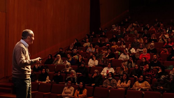 Çağımızın En Büyük Sorunlarından Bir Tanesi: "Dijital Çocukların Ebeveyni Olmak"
