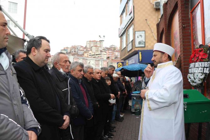 Cam Parçası İle Yaralanıp Hastanede Ölen Şahıs Toprağa Verildi