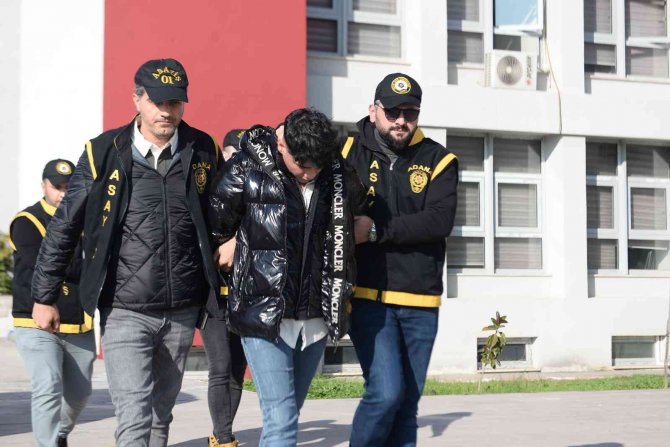 Eğlenmeye Götürdüler, Darp Edip Gasp Ettikten Sonra Bagaja Koydular