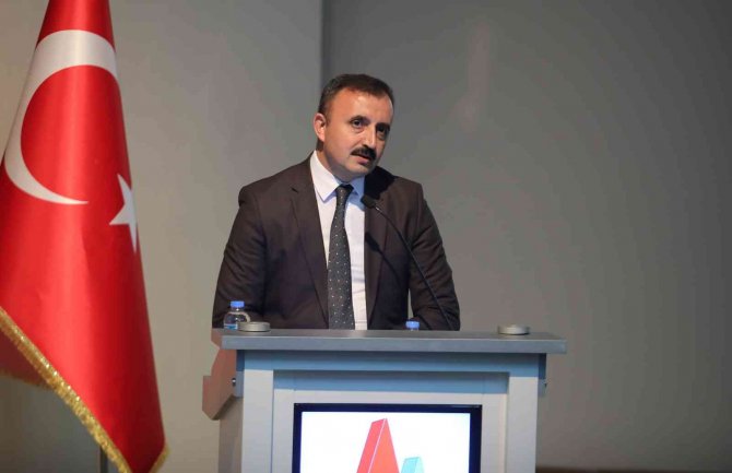 Ai̇çü’de “Uluslararası Dergilerde Bilimsel Yayın Yapma Eğitimi” Semineri Düzenlendi