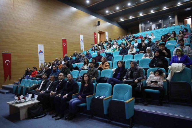 Ai̇çü’de “Uluslararası Dergilerde Bilimsel Yayın Yapma Eğitimi” Semineri Düzenlendi