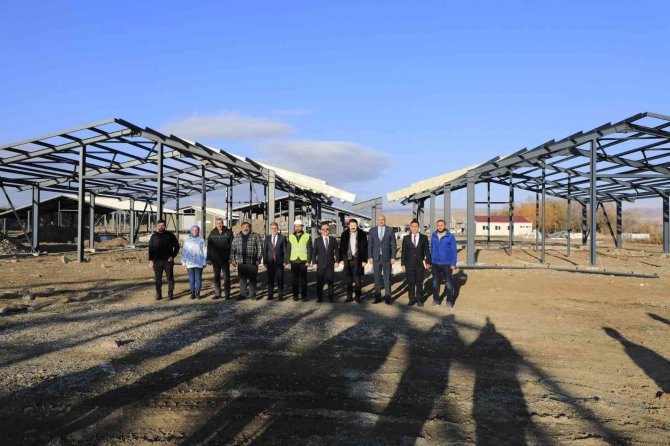 Türkiye’ye Örnek Olacak Ahırlar Projesi’nin Yapımı Tüm Hızıyla Devam Ediyor