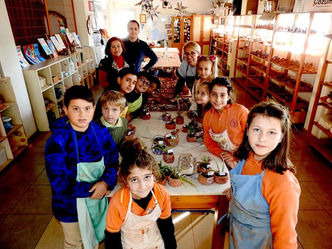 Çeşmeli Öğrenciler, ’Tüketen Değil, Üreten Bireyler’ Olarak Yetişiyor