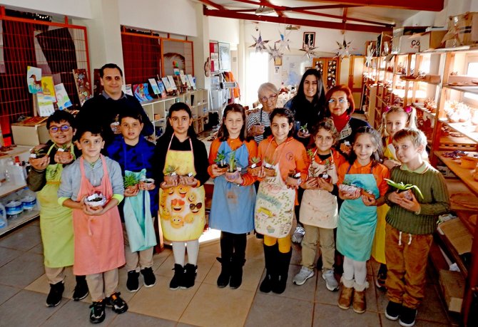 Çeşmeli Öğrenciler, ’Tüketen Değil, Üreten Bireyler’ Olarak Yetişiyor