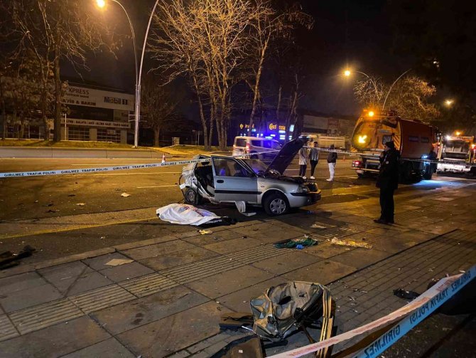Kontrolden Çıkan Otomobil Önünde Seyir Halinde Olan Araca Çarptı: 2 Ölü, 1’i Ağır 3 Yaralı
