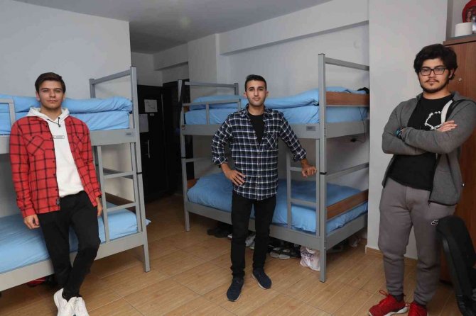 Büyükşehir’in Yurdu Üniversite Öğrencilerine Sıcak Yuva Oldu