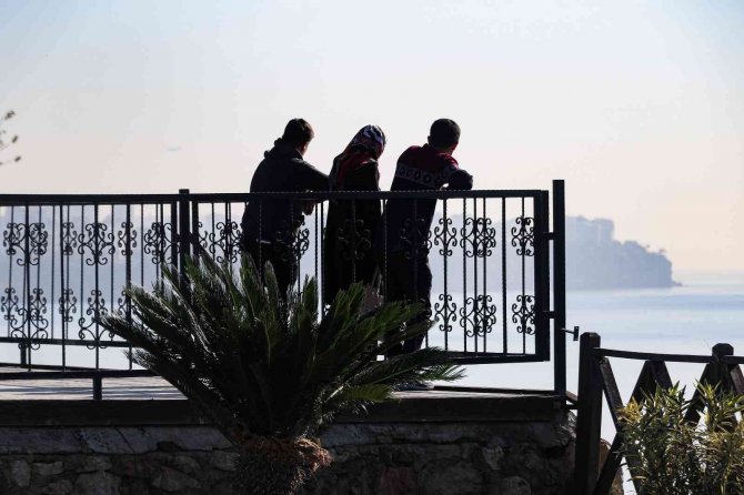 Antalya’da Yılın Son Deniz Keyfi