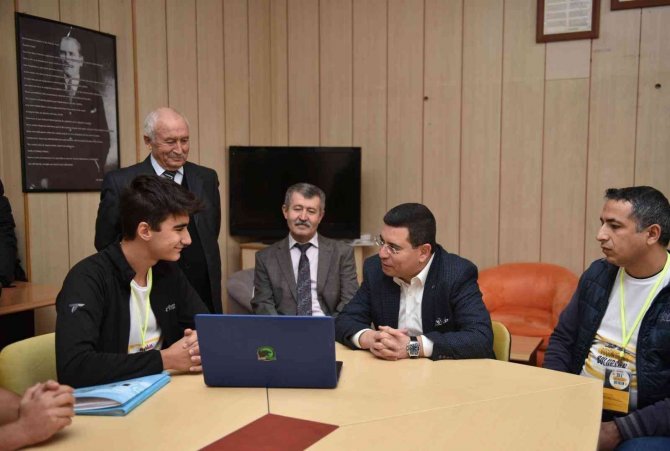 Başkan Tütüncü: “Antalya Bilim Merkezimiz Gençlerin Yanında”