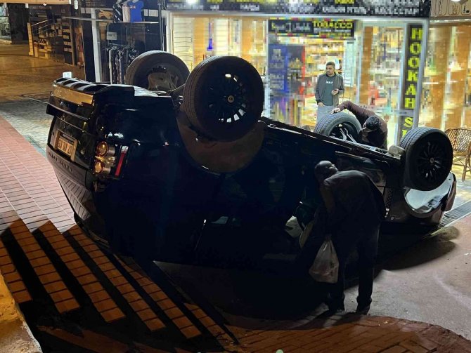 Alanya’da Viteste Unutulan Lüks Cip Devrildi