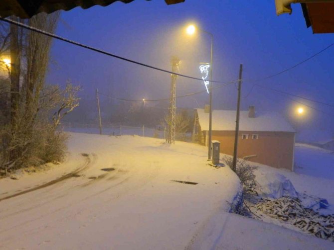 Posof Beyaza Büründü