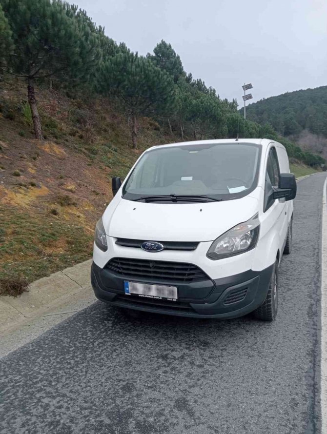 Ataşehir’de Kucağında Çocukla Minibüs Kullanan Sürücüye Ceza