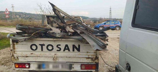 Demir Kapıyı Çalmaya Çalıştı Suçüstü Yakalandı