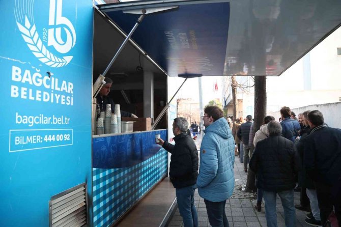 Eyt’lilere Çay, Çorba Ve Kek İkramı