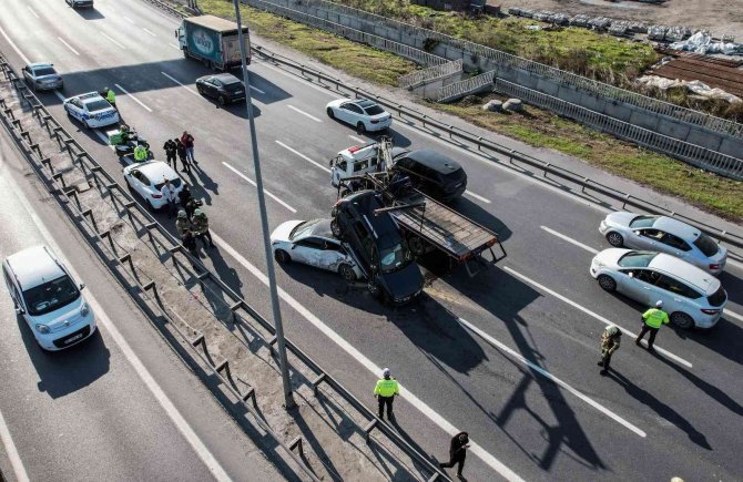 Makas Atarken Kaza Yaptı, Faciadan Dönüldü