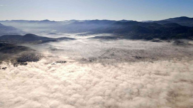 Sındırgı’da Beyaz Büyü Kartpostallık Görüntüler Oluşturdu