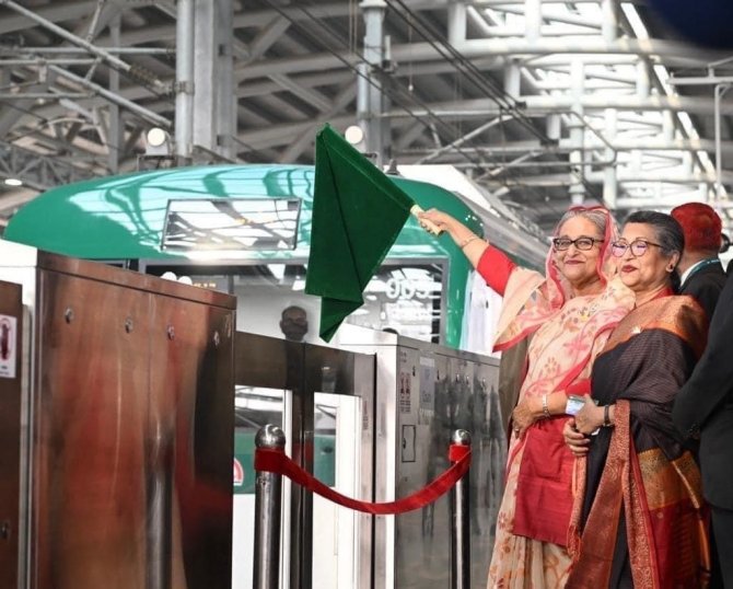 Bangladeş’in İlk Metrosu Hizmete Girdi