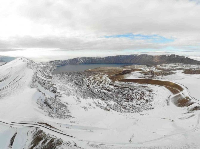 Unesco’ya Aday Nemrut Kalderasında Göz Kamaştıran Kar Manzaraları