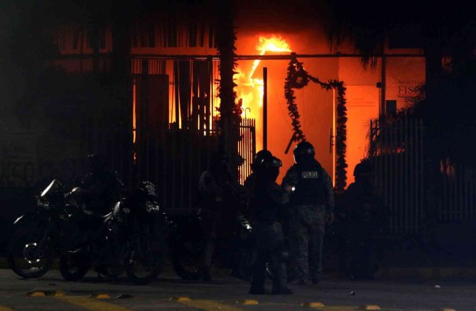 Bolivya’da Muhalif Lider Camacho’ya 6 Aylık Hapis İstemi