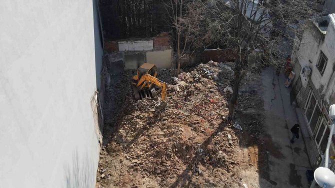 Yıldırım Belediyesi 494 Metruk Binayı Yıktı