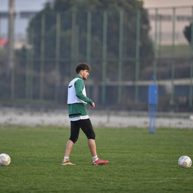 Bursaspor Günü Çift İdmanla Tamamladı