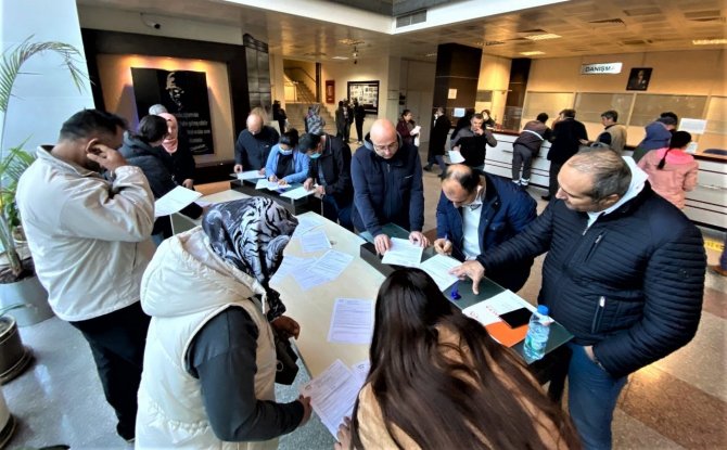 Cumhurbaşkanı Erdoğan’ın Müjdesinin Ardından Vatandaşlar Gözlerini Sgk Önünde Açtı