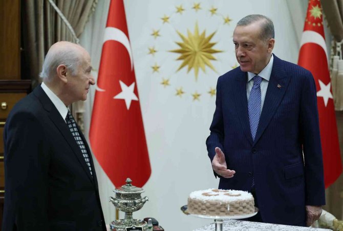 Cumhurbaşkanı Erdoğan’dan Bahçeli’ye Erken Doğum Günü Sürprizi