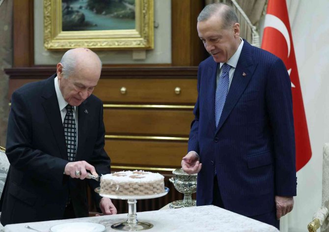 Cumhurbaşkanı Erdoğan’dan Bahçeli’ye Erken Doğum Günü Sürprizi