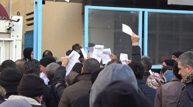 Cumhurbaşkanı Erdoğan Eyt’yi Açıkladı, Vatandaşlar Sıraya Girdi