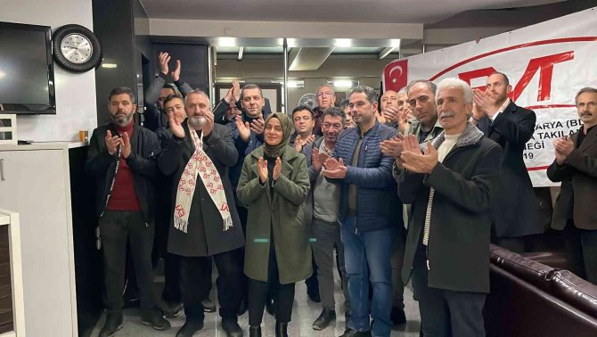 Eyt Düzenlemesini Konfeti Ve Meşaleyle Kutladılar