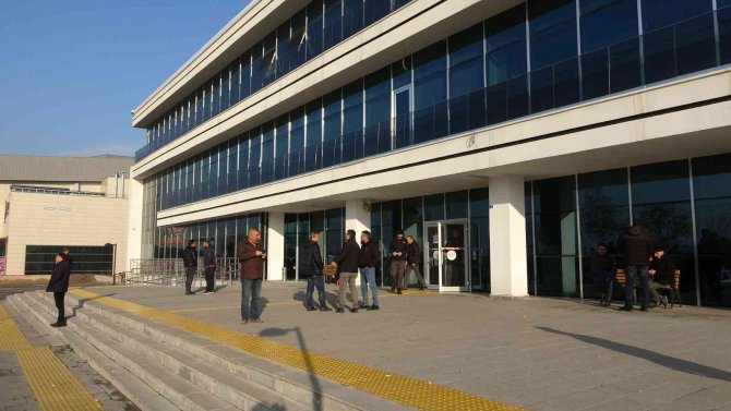 Sgk’nın Önü Eyt’liler İle Doldu