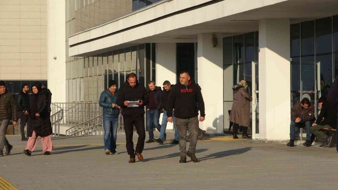 Sgk’nın Önü Eyt’liler İle Doldu