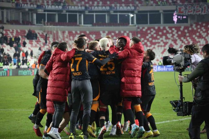 Galatasaray’dan Maç Sonu Büyük Sevinç