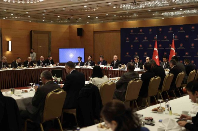 Bakan Çavuşoğlu, Suriye İle Temaslara İlişkin: “Yol Haritasının İkinci Aşaması Dışişleri Bakanları Düzeyinde Bir Toplantının Planlanması”