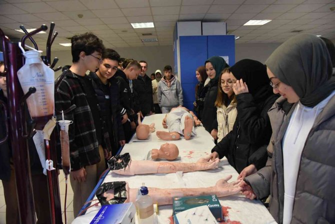 Liseli Gençler Üniversitede