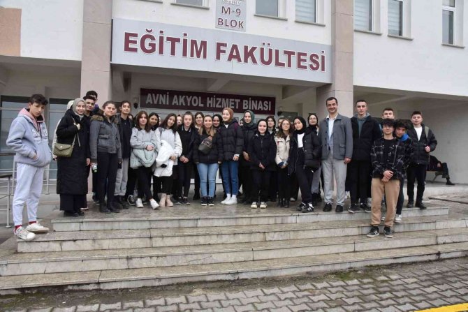 Liseli Gençler Üniversitede